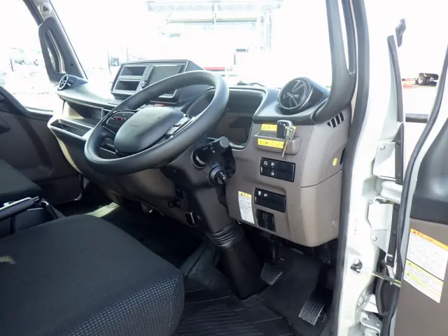 三菱 キャンター 2PG-FEBS0(2WD)の写真46