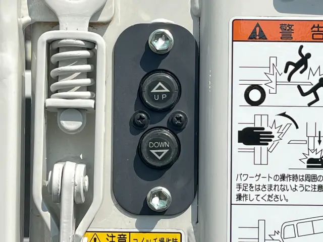 マツダ タイタン 2TG-LKR88AF(2WD)の写真11