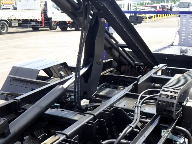 いすゞ エルフ TKG-NPR85AN(2WD)の写真14