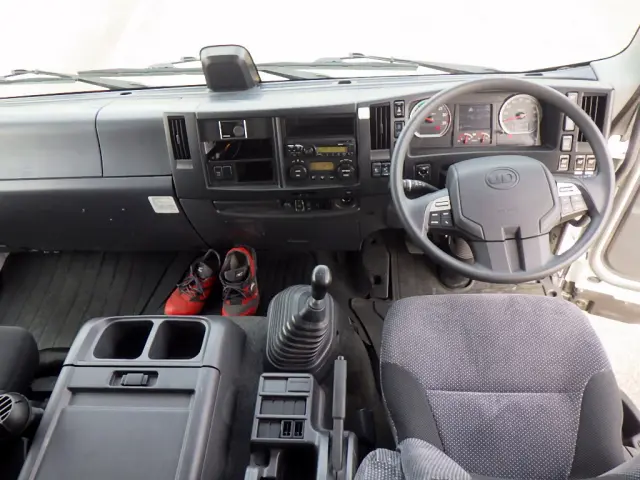UD コンドル 2RG-BRR90T2(2WD)の写真17