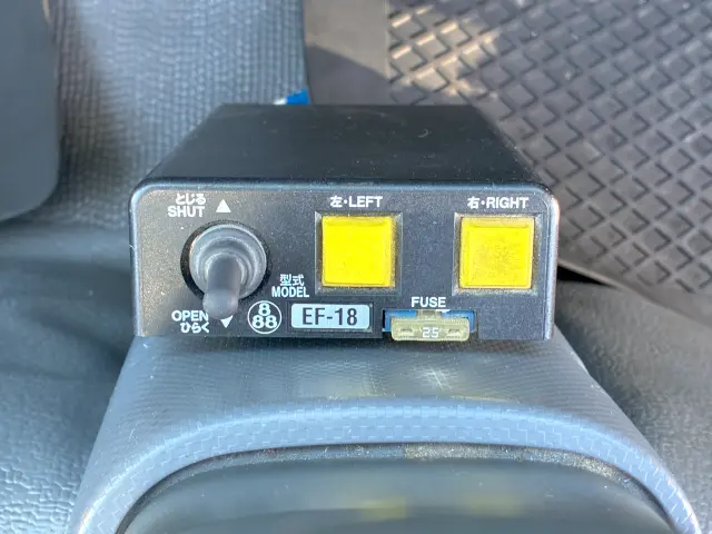 いすゞ エルフ 2PG-NKR88N(2WD)の写真27