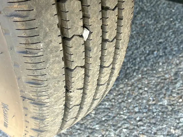 いすゞ エルフ 2PG-NKR88N(2WD)の写真42