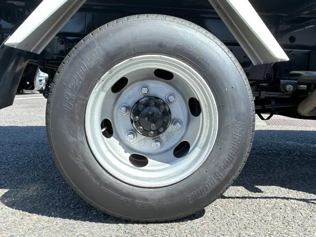 いすゞ エルフ 2PG-NKR88N(2WD)の写真44