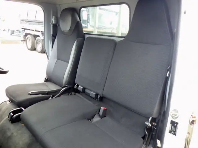 三菱 キャンター TPG-FBA50(2WD)の写真11