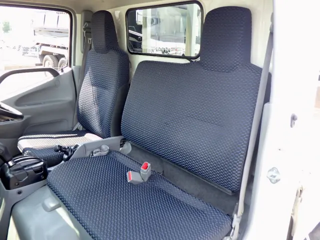 日野 デュトロ 2RG-XZC605M(2WD)の写真11