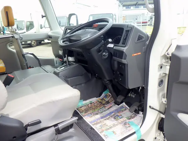 日野 リエッセⅡ 2DG-XZB70M(2WD)の写真11