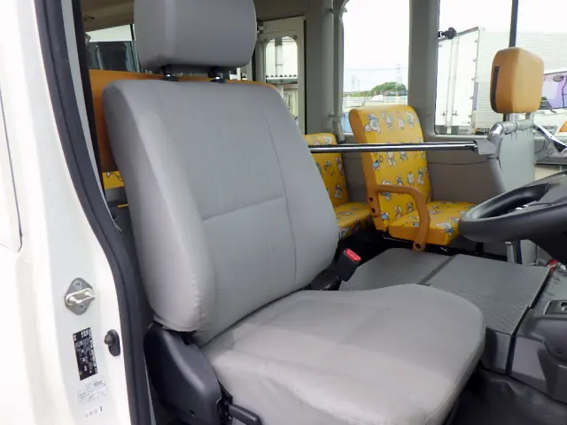 日野 リエッセⅡ 2DG-XZB70M(2WD)の写真26