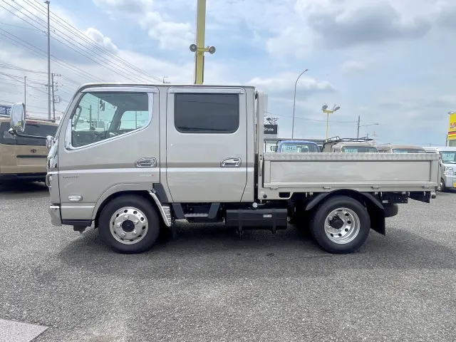 三菱 キャンター 2TG-FDA00(4WD)の写真3