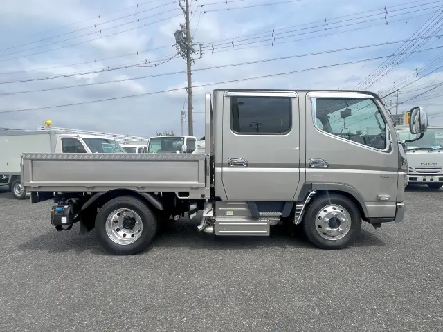 三菱 キャンター 2TG-FDA00(4WD)の写真4