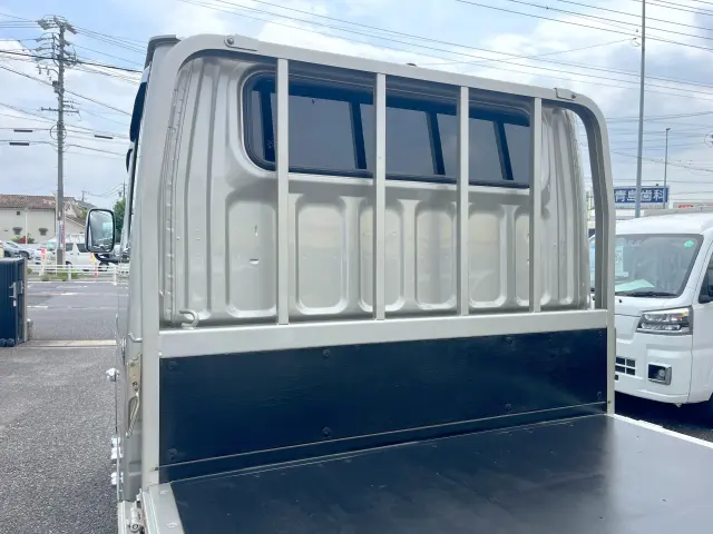 三菱 キャンター 2TG-FDA00(4WD)の写真11