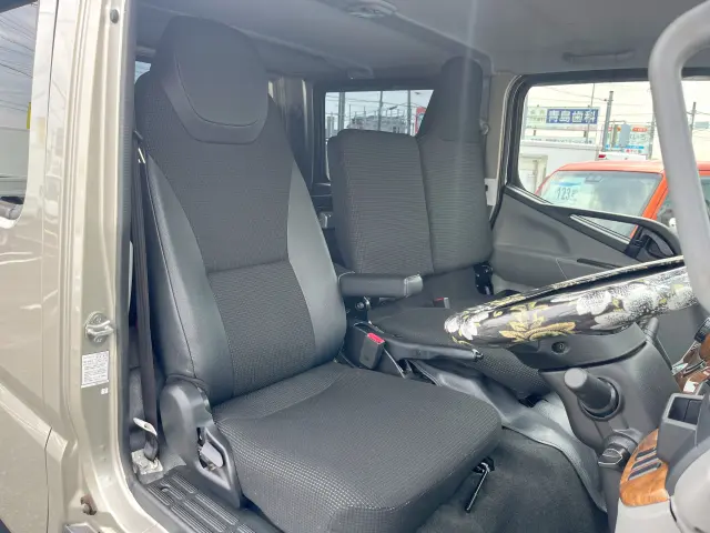 三菱 キャンター 2TG-FDA00(4WD)の写真13