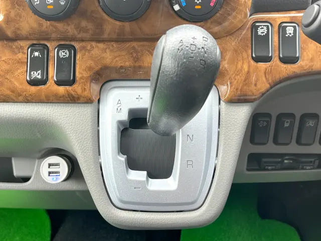 三菱 キャンター 2TG-FDA00(4WD)の写真16