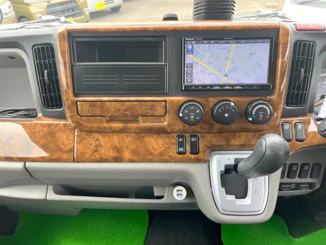 三菱 キャンター 2TG-FDA00(4WD)の写真17