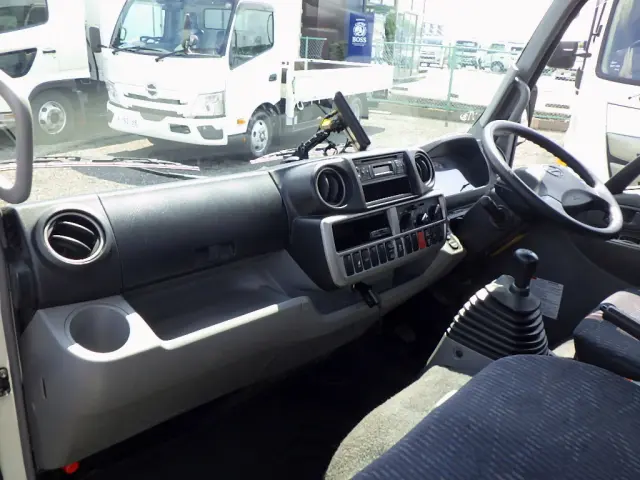 日野 デュトロ TKG-XZU605M(2WD)の写真45