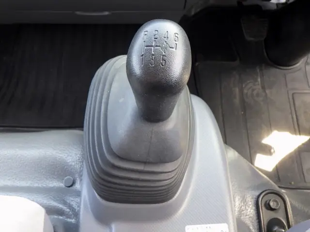 いすゞ エルフ TRG-NPR85AR(2WD)の写真19