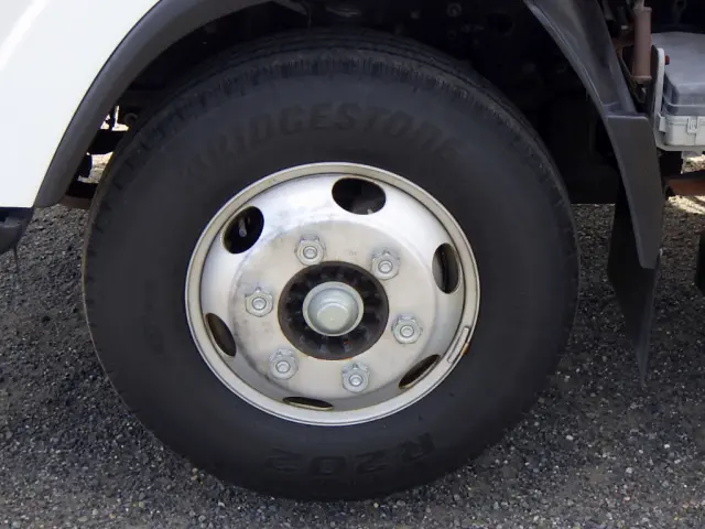 いすゞ エルフ TRG-NPR85AR(2WD)の写真22