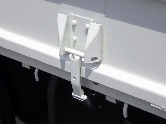 いすゞ エルフ TRG-NPR85AR(2WD)の写真33