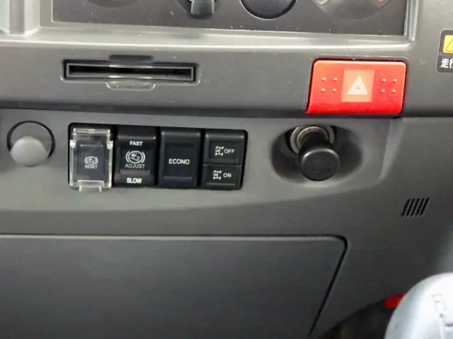 いすゞ エルフ TRG-NPR85AR(2WD)の写真47