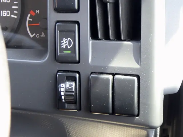 いすゞ エルフ TRG-NPR85AR(2WD)の写真48