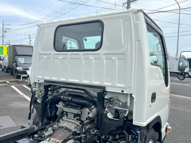 いすゞ エルフ 2PG-NKS88AD(4WD)の写真16