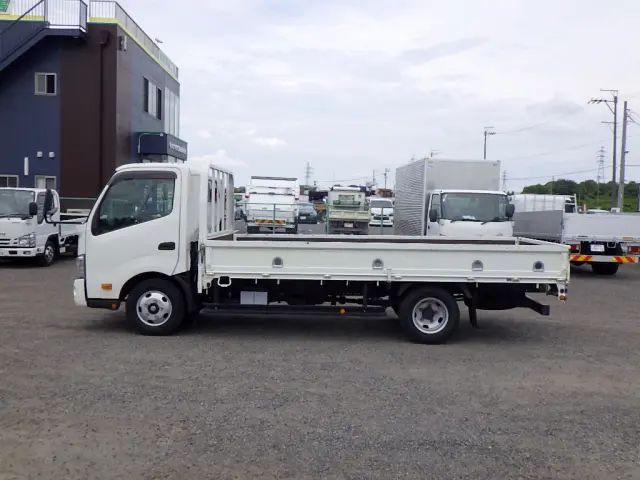 日野 デュトロ 2RG-XZC710M(2WD)の写真5
