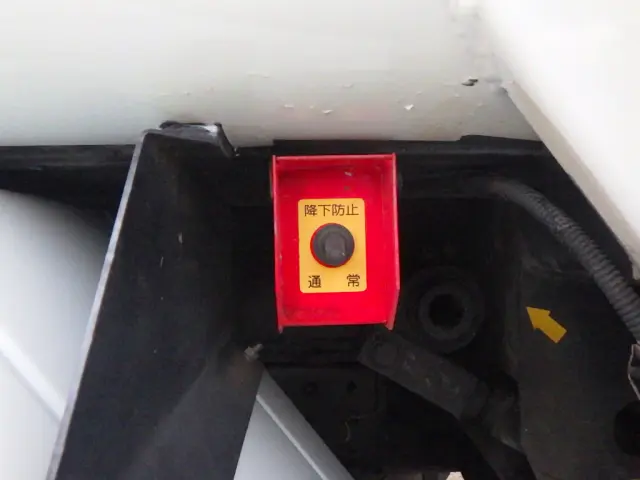 三菱 キャンター TPG-FEA50(2WD)の写真14