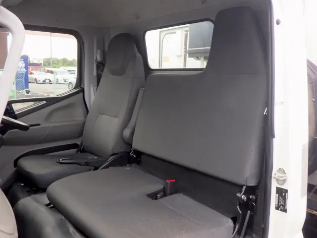 三菱 キャンター TPG-FEA50(2WD)の写真17