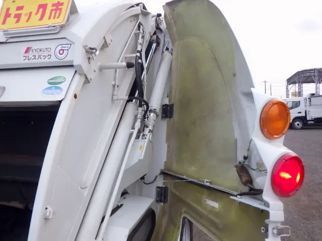 三菱 キャンター TPG-FEA50(2WD)の写真40