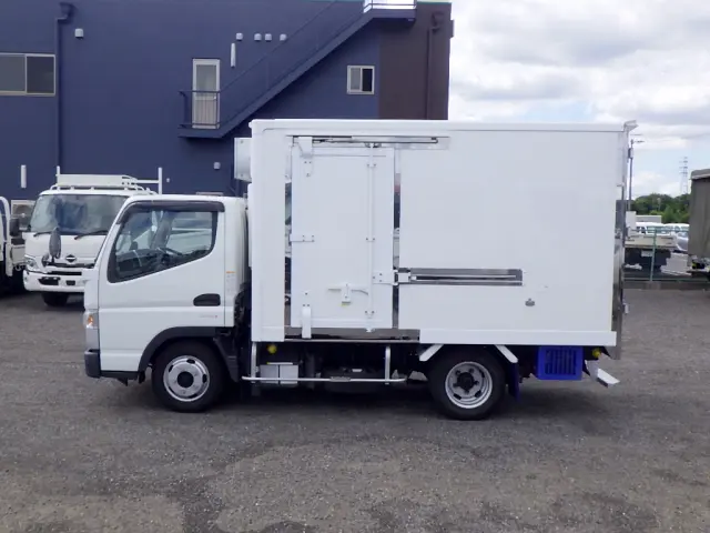 三菱 キャンター 2RG-FBA20(2WD)の写真4