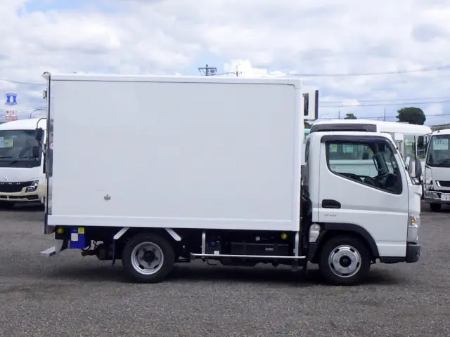 三菱 キャンター 2RG-FBA20(2WD)の写真5