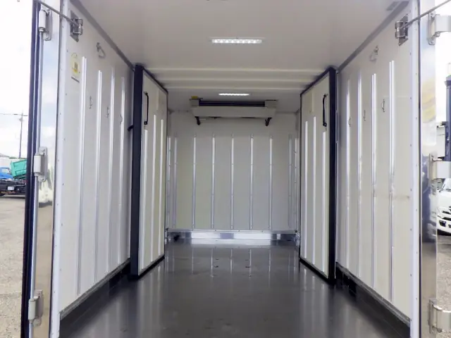 三菱 キャンター 2RG-FBA20(2WD)の写真16