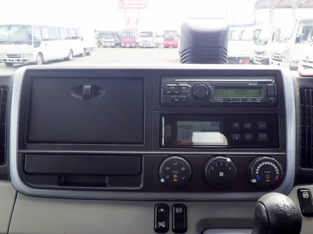 三菱 キャンター 2RG-FBA20(2WD)の写真21