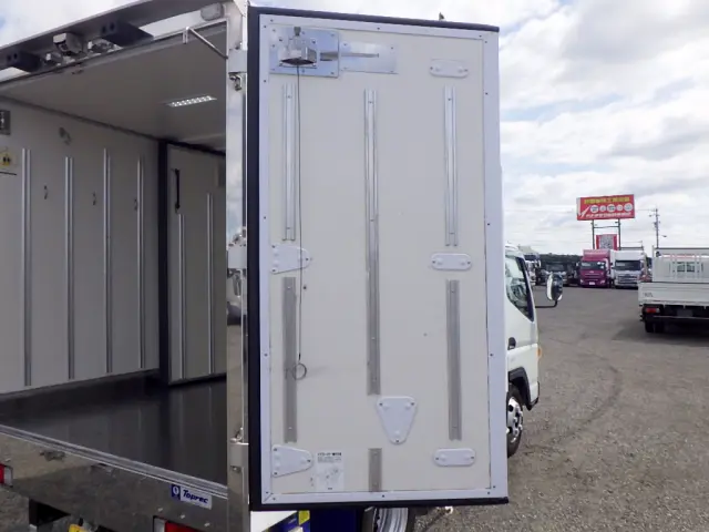 三菱 キャンター 2RG-FBA20(2WD)の写真44