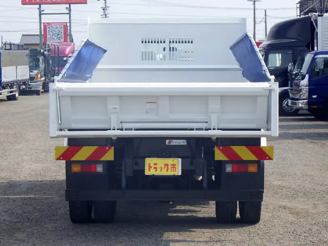 三菱 キャンター 2PG-FEBM0(2WD)の写真6