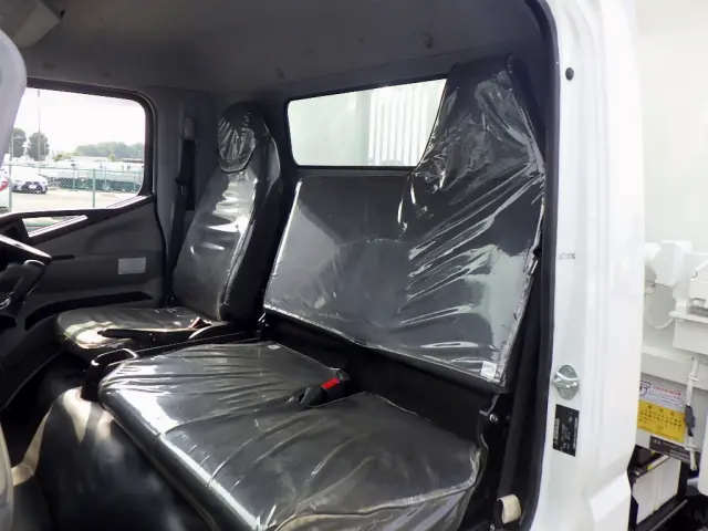 三菱 キャンター 2PG-FEBM0(2WD)の写真12