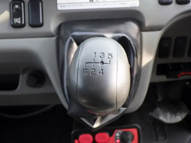 三菱 キャンター 2PG-FEBM0(2WD)の写真14