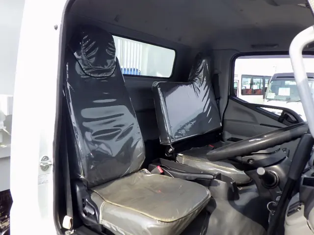三菱 キャンター 2PG-FEBM0(2WD)の写真45