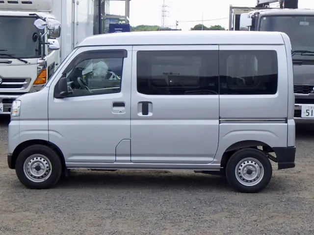 ダイハツ ハイゼットバン 3BD-S700V(2WD)の写真5