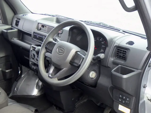 ダイハツ ハイゼットバン 3BD-S700V(2WD)の写真15