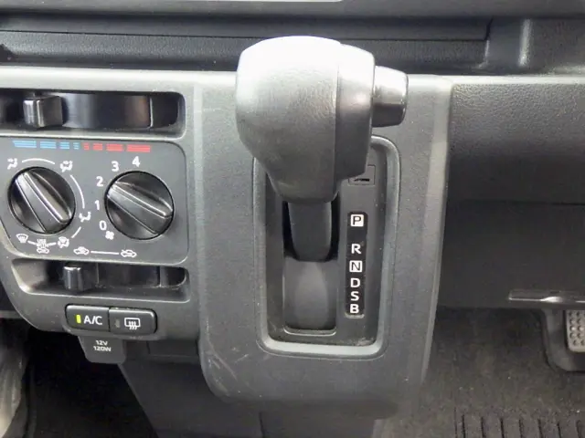 ダイハツ ハイゼットバン 3BD-S700V(2WD)の写真17