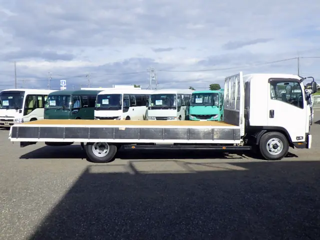 いすゞ フォワード 2PG-FRR90S2(2WD)の写真8