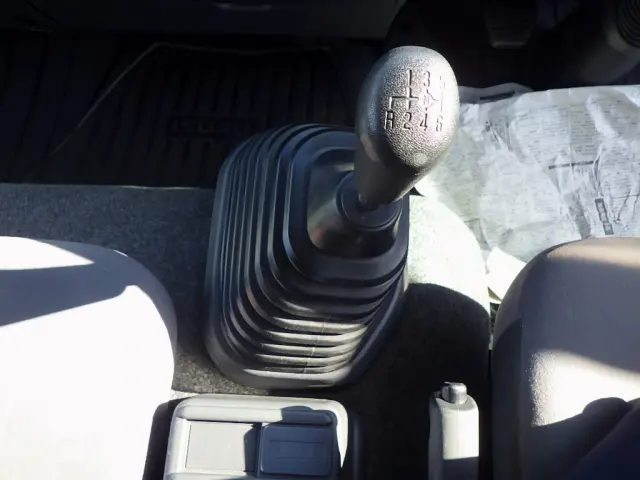 いすゞ フォワード 2PG-FRR90S2(2WD)の写真13