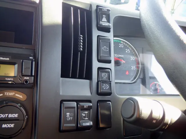 いすゞ フォワード 2PG-FRR90S2(2WD)の写真16