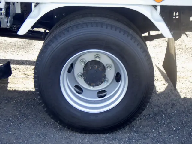 いすゞ フォワード 2PG-FRR90S2(2WD)の写真21