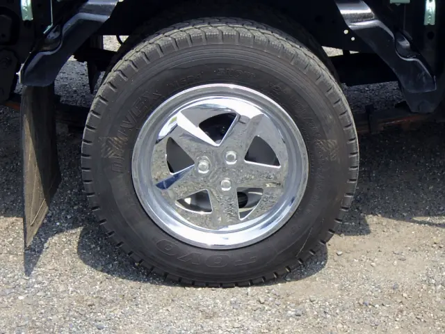 いすゞ エルフ TRG-NJR85A(2WD)の写真23
