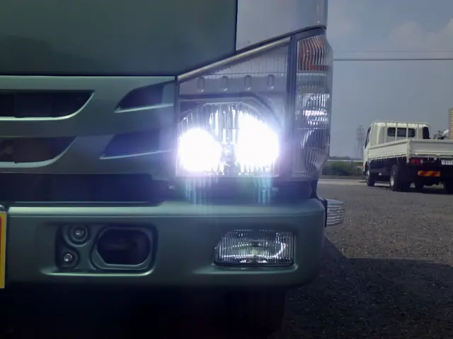 いすゞ エルフ TRG-NJR85A(2WD)の写真27