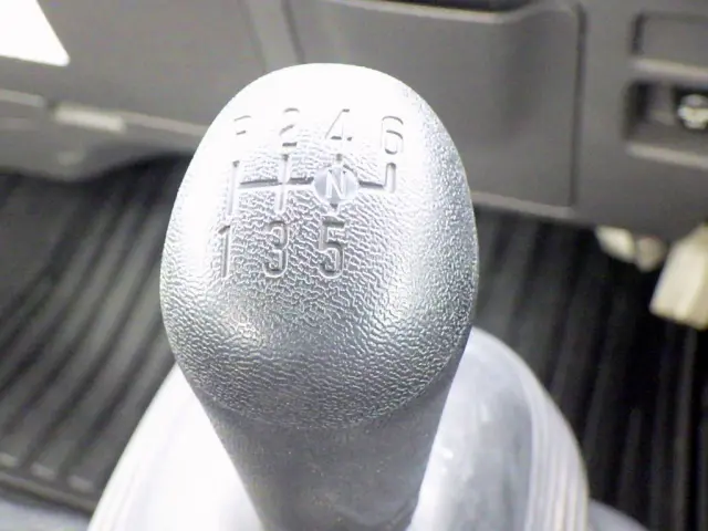 いすゞ エルフ 2PG-NPR88AM(2WD)の写真17