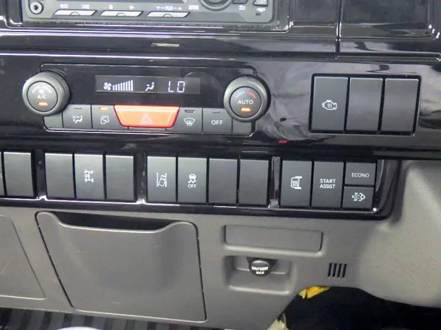 いすゞ エルフ 2PG-NPR88AM(2WD)の写真19