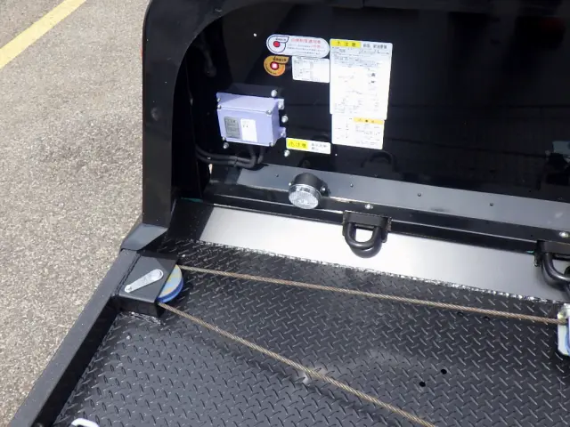 いすゞ エルフ 2PG-NPR88AM(2WD)の写真36