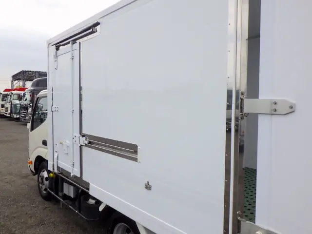 日野 デュトロ 2RG-XZC605M(2WD)の写真9